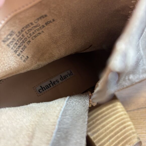 Charles David Women's 9 Niche Taupe Suede Ankle Boots Pointy Toe Stack Heel - Picture 10 of 11